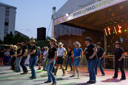 Folklorni večer Nikole Tesle 